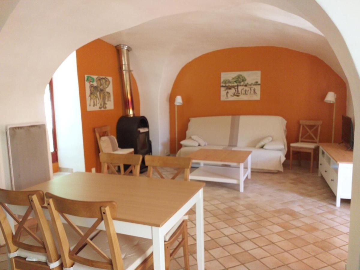 Maison Au Coeur De Fontaine De Vaucluse, Nichee Sur Le Rocher Et Surplombant La Sorgue Buitenkant foto